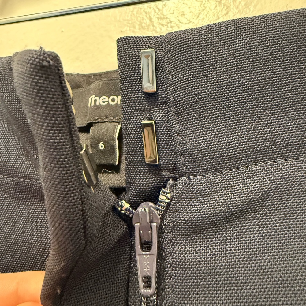 Theory Black Wide Leg Pants - Picture 4 of 9